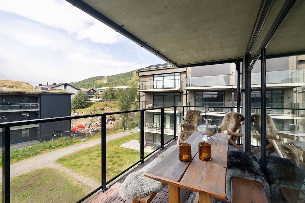 Ganze Wohnung, New (2023) apartment with very central location. in Geilo, Hol