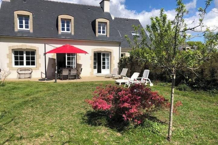 Maison de vacances pour 6 personnes, avec jardin et jacuzzi à Combrit