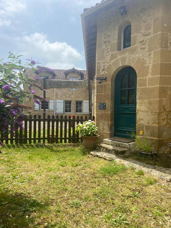 Maison d’hôte pour 2 personnes, avec vue ainsi que jardin et terrasse dans Saint-Christaud