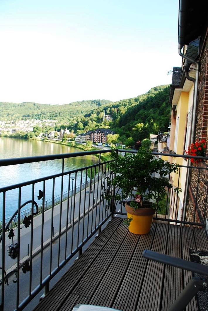 Ferienwohnung für 6 Personen, mit Balkon und Terrasse sowie Ausblick in Reichsburg Cochem