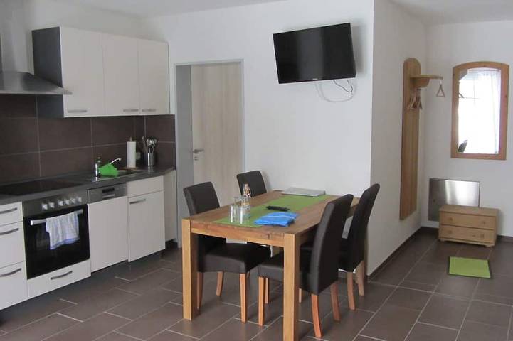 Ferienwohnung für 5 Personen, mit Balkon und Garten sowie Sauna in Föritztal