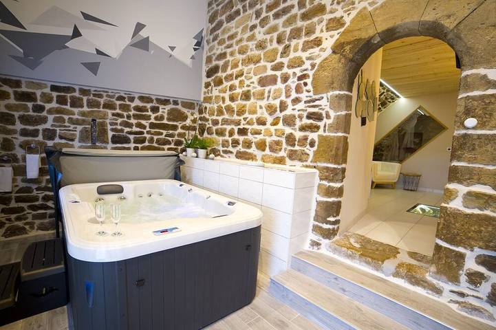 Gîte pour 2 personnes, avec Balcon et Jacuzzi