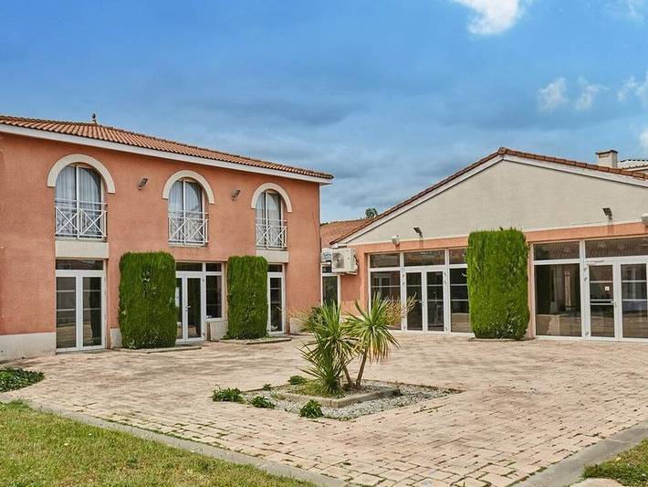 Camping pour 6 personnes, avec sauna, animaux acceptés près du Canal du Midi
