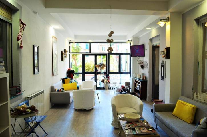 Hôtel pour 9 personnes, avec Terrasse et Vue à Varazze