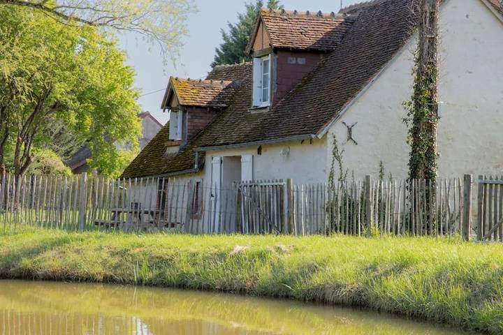Location de vacances pour 6 personnes, avec vue ainsi que terrasse et jardin à Couddes