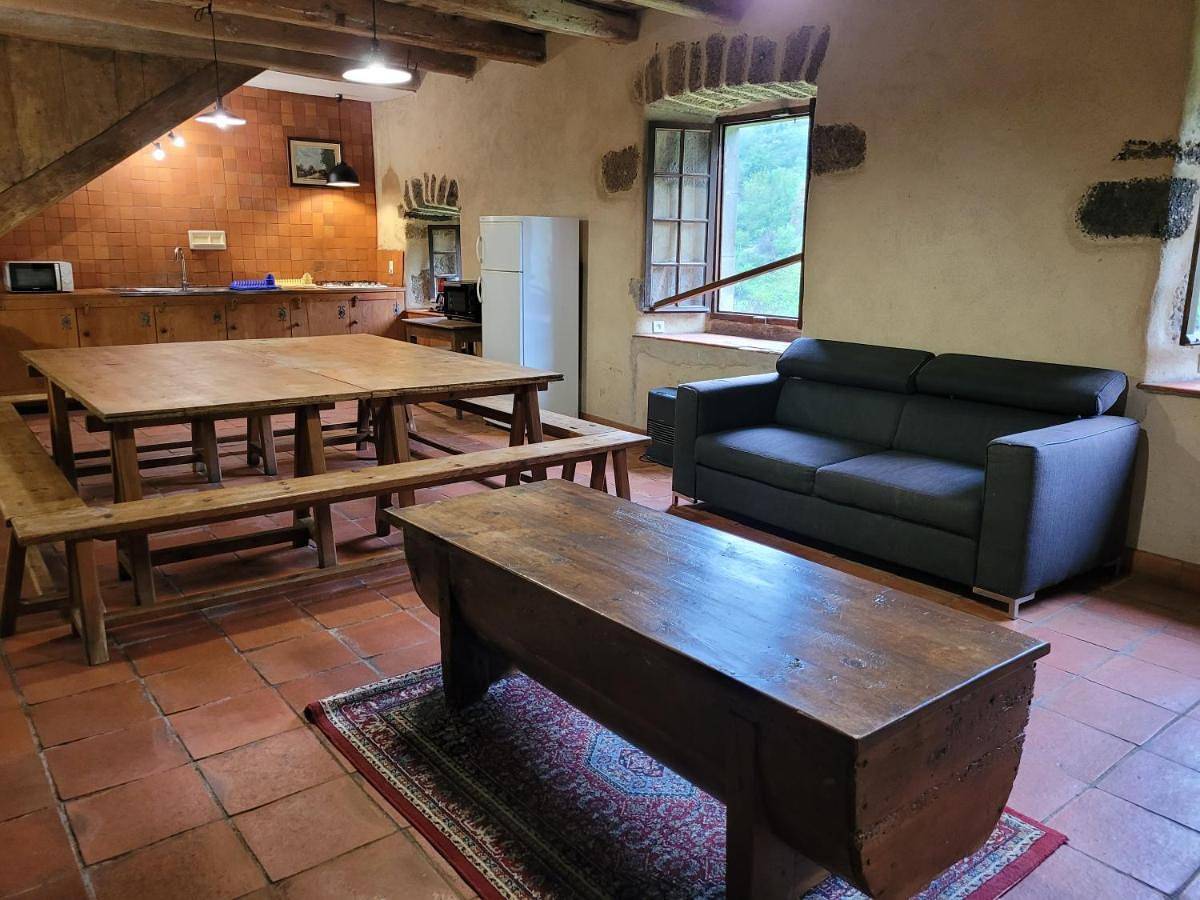Mixed Dormitory Room in Saint-Arcons-d'Allier, Haute-Loire