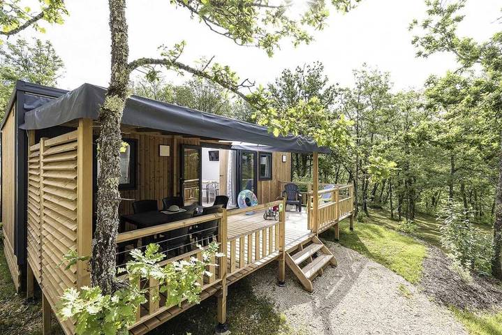 Camping pour 4 personnes, avec bassin pour enfant