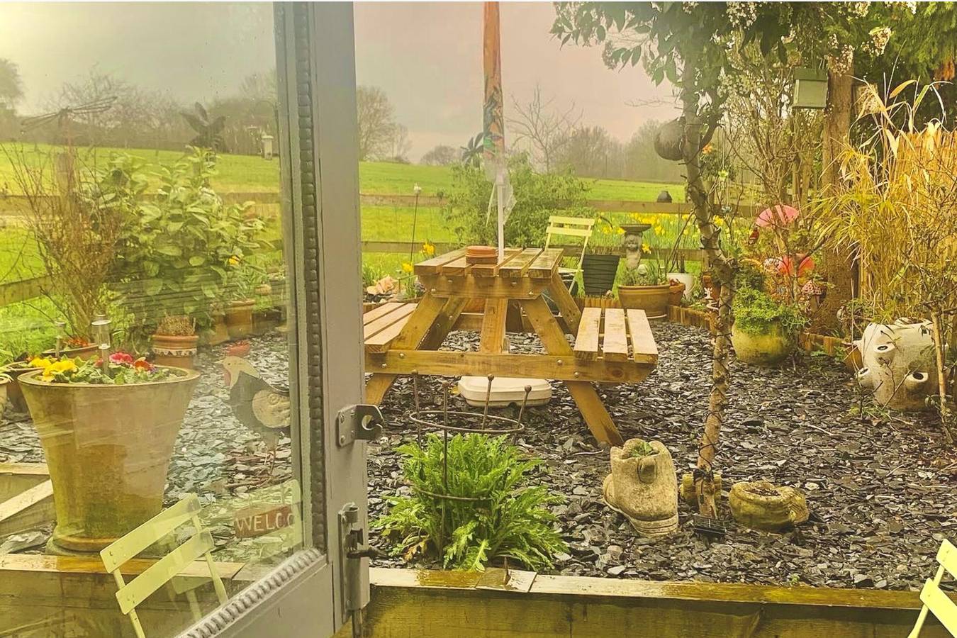 18th Century Cosy Cottage with Stunning Views in Warwickshire