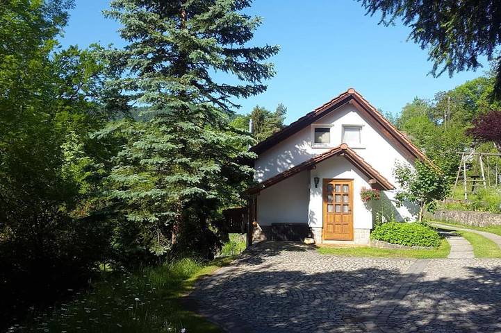 Ferienwohnung für 4 Personen, mit Garten und Balkon in Saalfelder Feengrotten