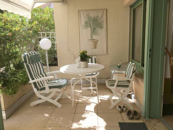 Gîte pour 2 personnes, avec terrasse dans Office De Tourisme De Villefranche Sur Mer - 2