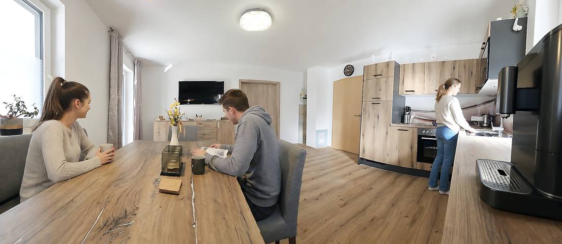 Ganze Wohnung, Apartment 'Koni´s Ferienwohnung' mit Bergblick und überdachten Autoabstellplatz in Hohe Tauern, Rangersdorf
