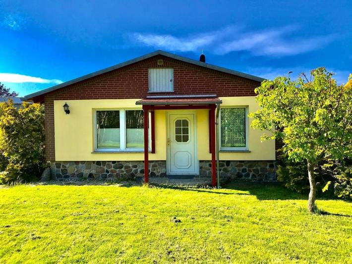 Ferienhaus für 2 Personen, mit Terrasse und Garten sowie Ausblick in Börgerende-Rethwisch