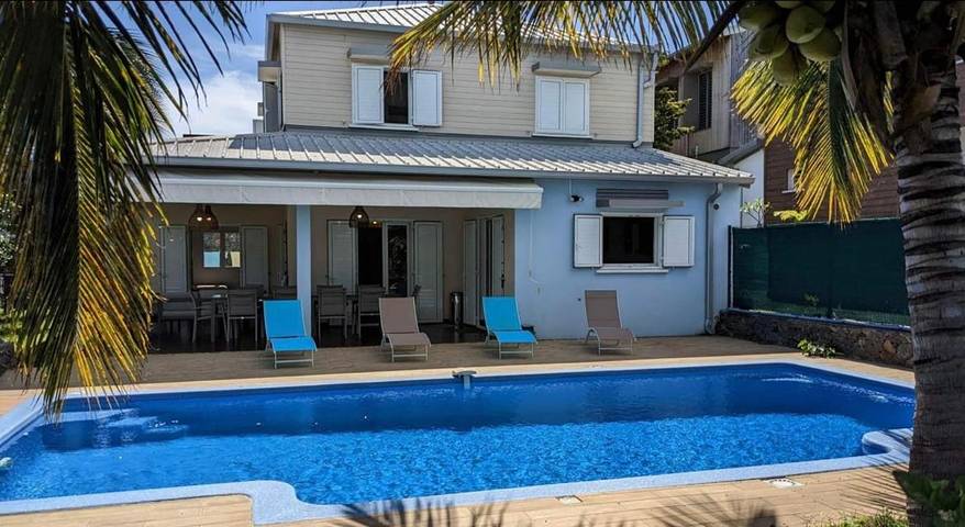 Villa pour 10 personnes, avec terrasse et piscine