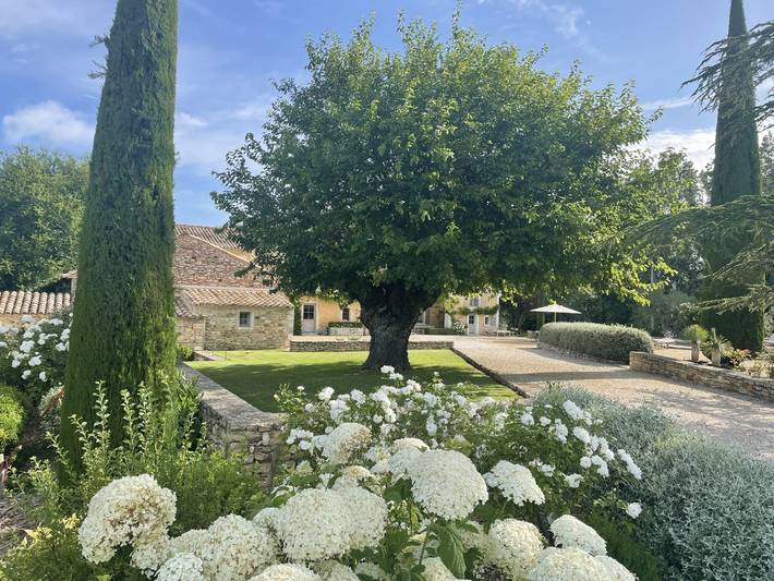 Location de vacances pour 2 personnes, avec piscine et jardin à Roussillon - 3