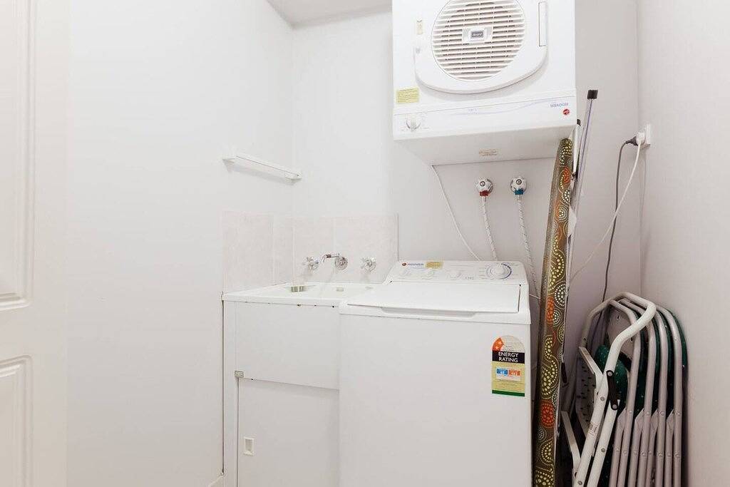 Blue Bay - Close to Fingal Bay Beach. Mid Week Stay Special Now On. in Fingal Bay, Hunter Valley