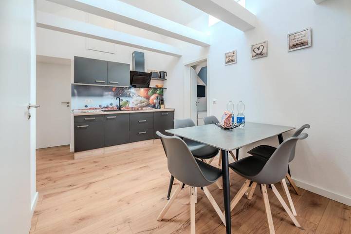 Ferienwohnung für 5 Personen, mit Balkon und Terrasse sowie Garten und Ausblick in Tannheim