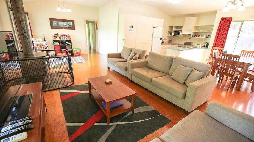 Holiday home for 10 people, with terrace and garden, with pets in Bright