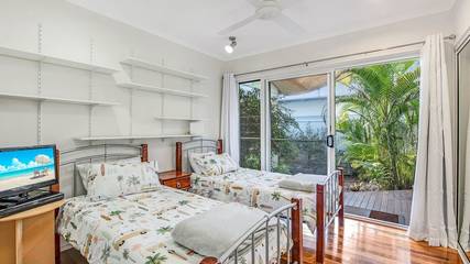 Holiday Home for 10 People in Rainbow Beach, Queensland, Photo 2