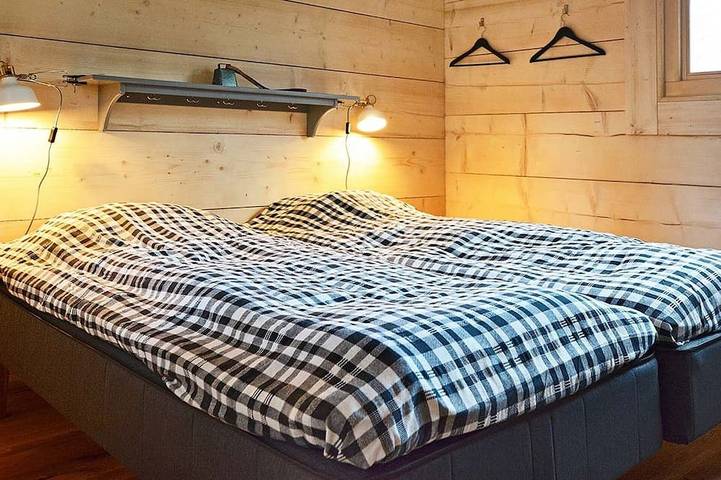 Schönes Luxusblockhaus. Zwei privateterrassen. Offener Kamin. Haustierfreundlich in Vallåsen, Halland