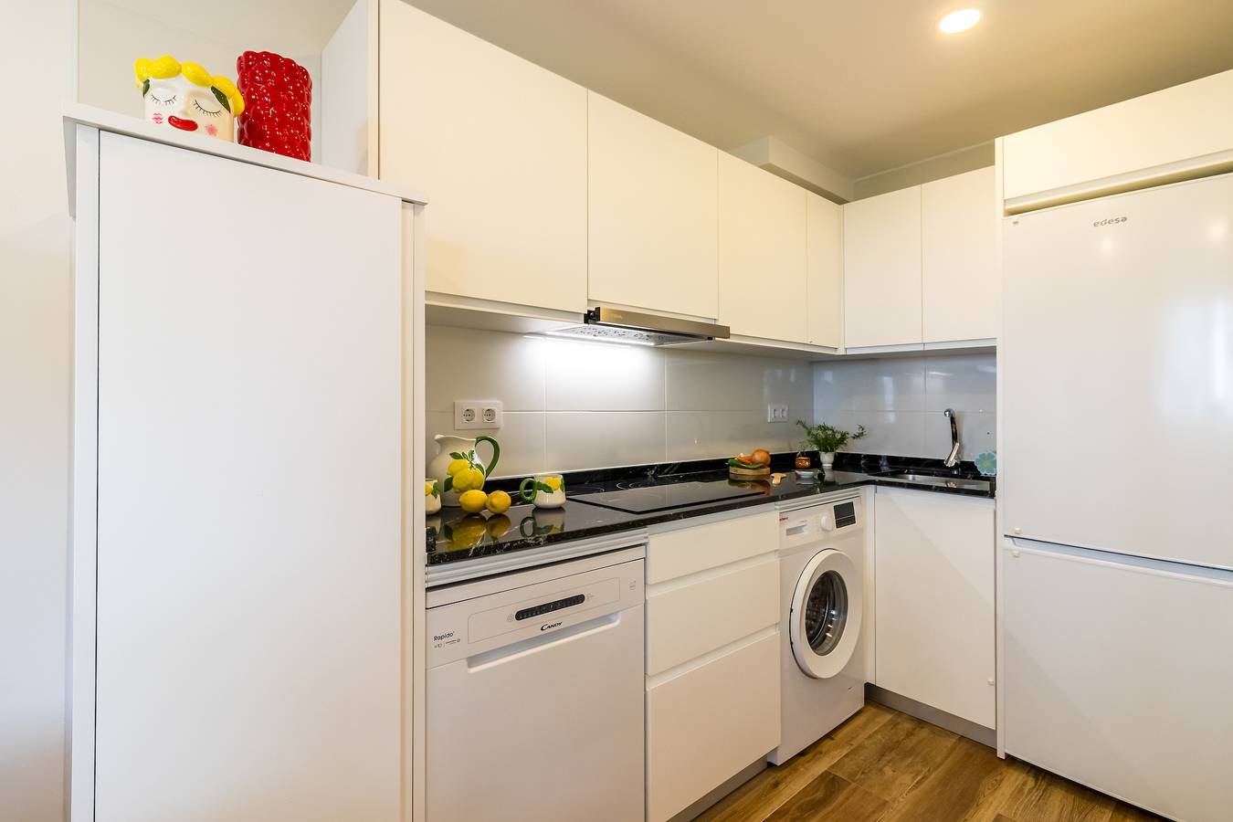 Appartement van Geno, direct aan het strand, foto 9
