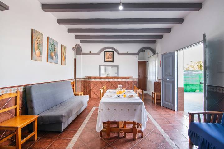 Holiday Home 'Finca El Abuelo' with Private Pool, Private Terrace and Wi-Fi in Lepe, Costa de la Luz