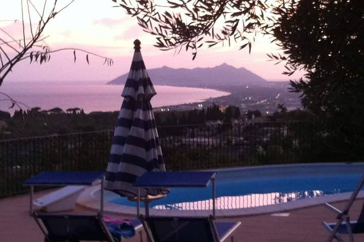 Villa pour 8 personnes, avec jardin ainsi que piscine et balcon - 1