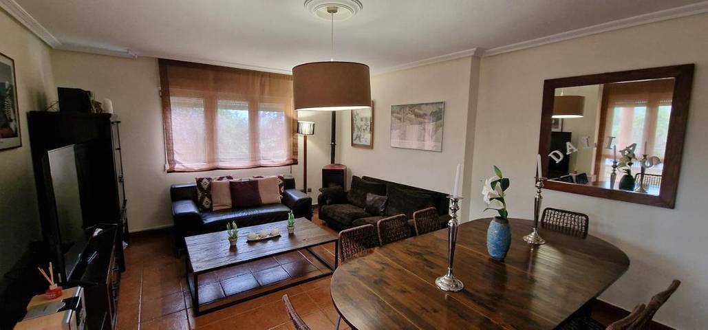 Chalet para 14 personas, con piscina además de vistas y jardín, Se admiten mascotas en Comarca de la Sidra - 3