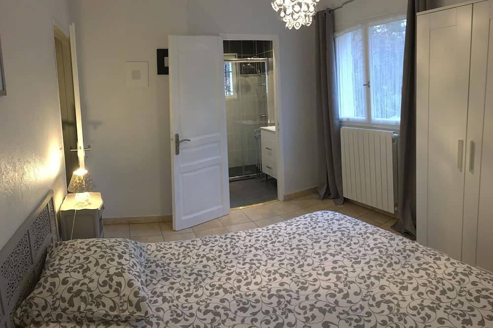 Magnificent family house With heated swimming pool,quiet ,close to the sea in Montauroux, Draguignan region