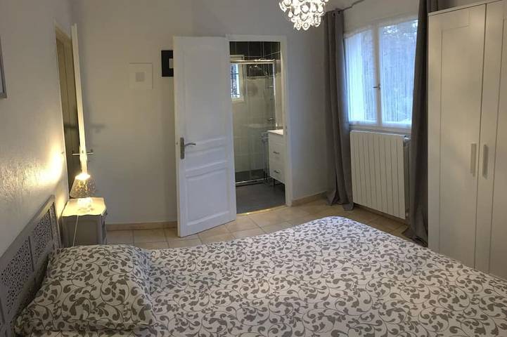 Klimatisierte Familienvilla mit beheiztem Pool,ruhig gelegen zwischen Meer in Montauroux, Mittelmeerküste (Frankreich)