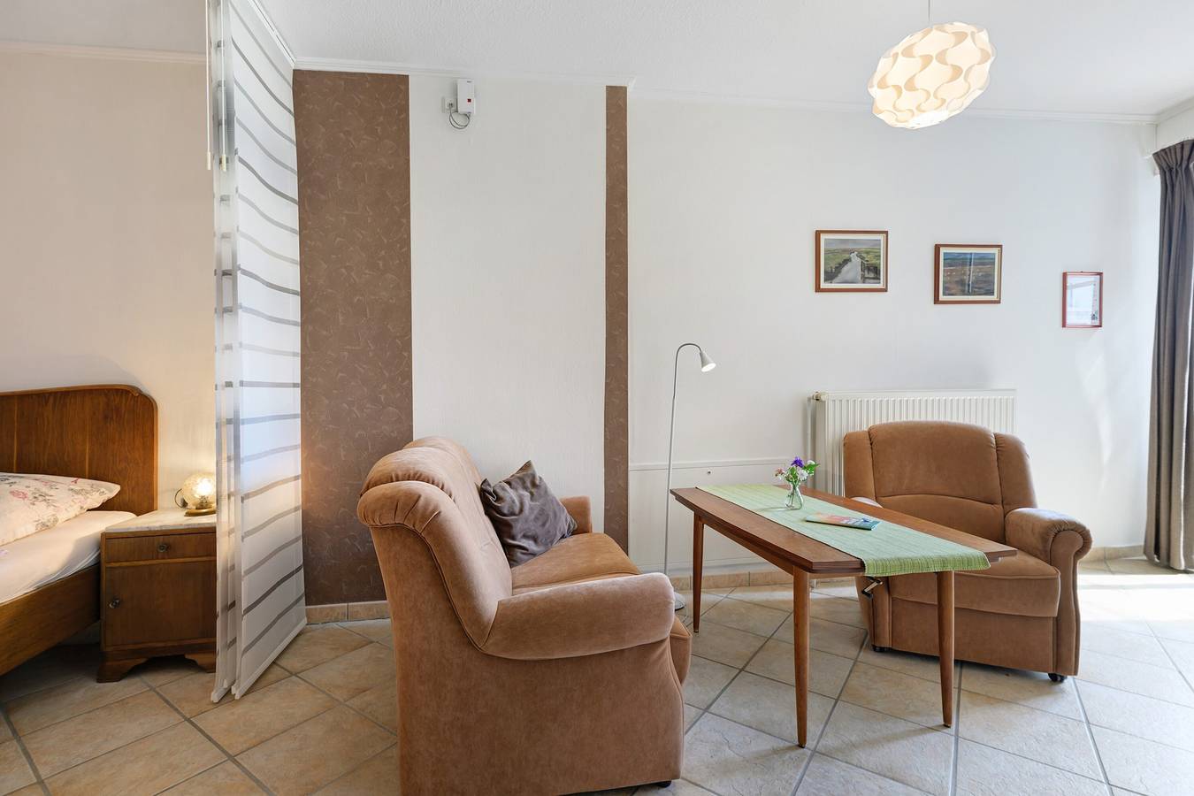Ganze Wohnung, Ferienwohnung 'Lüttmoor' mit Privatterrasse, Gemeinschaftsgarten und Wi-Fi in Nordstrand (Gemeinde), Nordseeküste