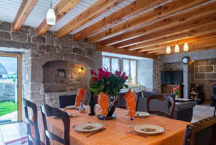 Location de vacances pour 6 personnes, avec jardin dans Arzenc-d'Apcher - 2