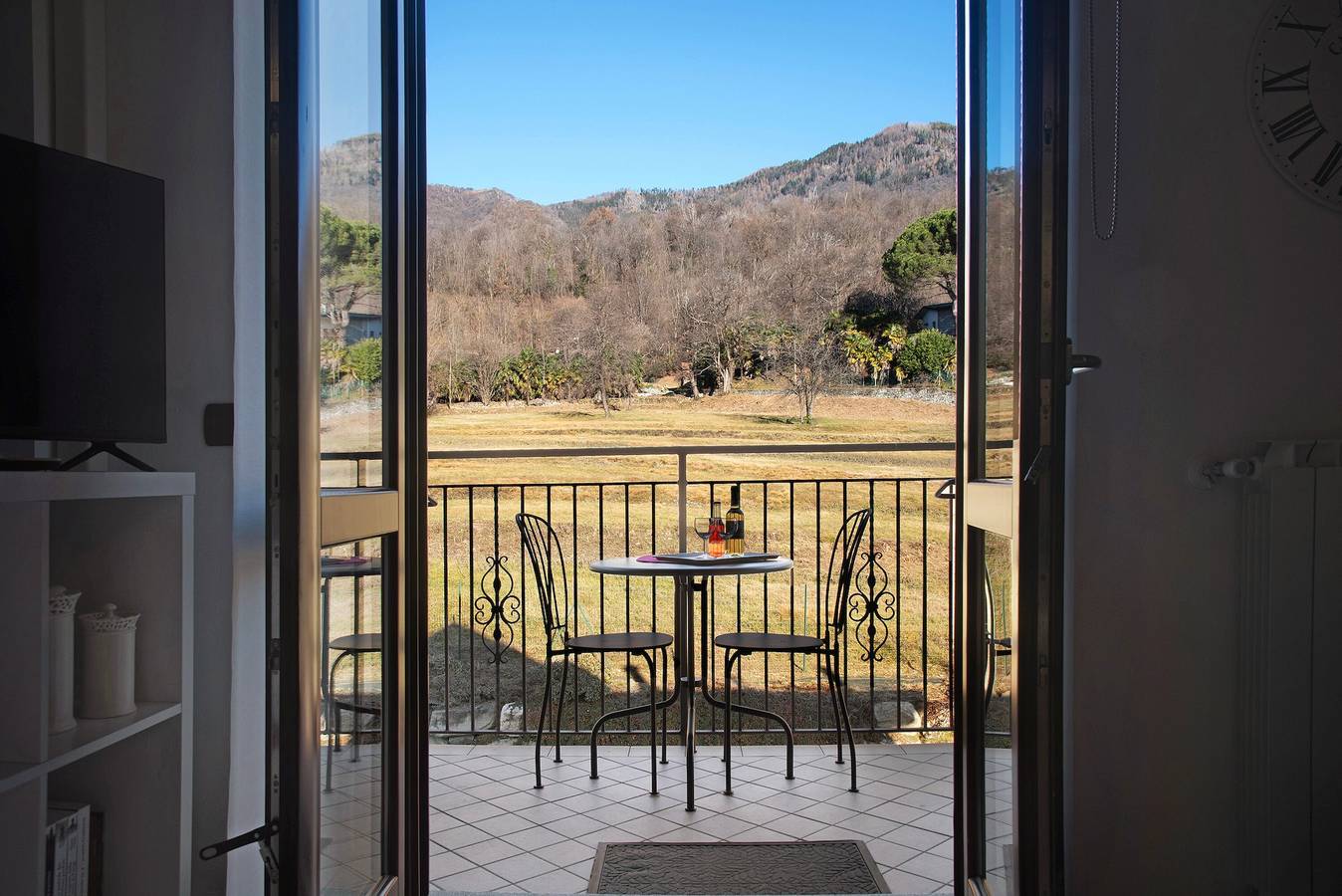 Ganze Wohnung, Ferienwohnung "Relax tra Monti e Laghi" mit Balkon und Wlan in Brenta, Lago Maggiore (Lombardei)