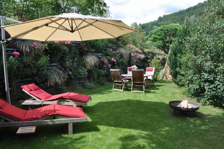Ganze Wohnung, Ferienwohnung 'Schwarzwald-Traum' mit Bergblick, privater Terrasse und Wi-Fi in Haslach im Kinzigtal, Kinzigtal