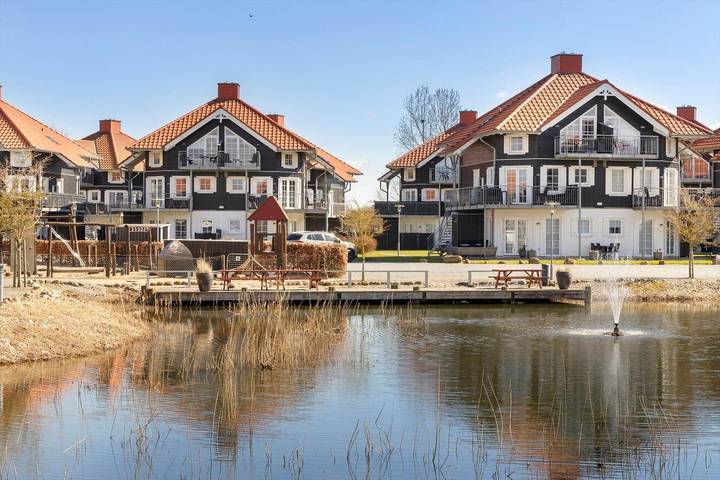 Ferielejlighed for 4 personer, med sauna og terrasse samt jacuzzi i Bogense