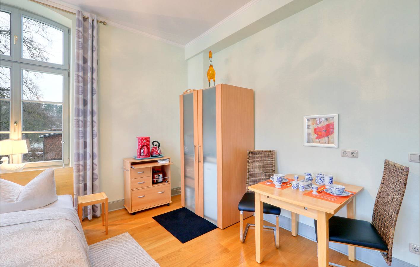 Ganze Ferienwohnung, Ferienwohnung am See mit Terrasse, Parkplatz & TV | Krakow am See in Alt Sammit, Krakow am See