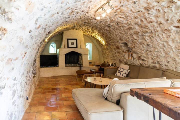 Location de vacances pour 12 personnes, avec piscine et vue ainsi que terrasse et sauna à Châteauneuf-Villevieille - 3