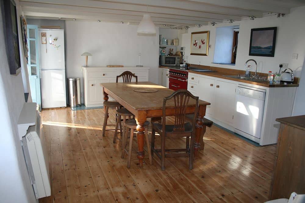400 year old traditional West Cork farmhouse , Ireland in Skibbereen-West Cork, County Cork