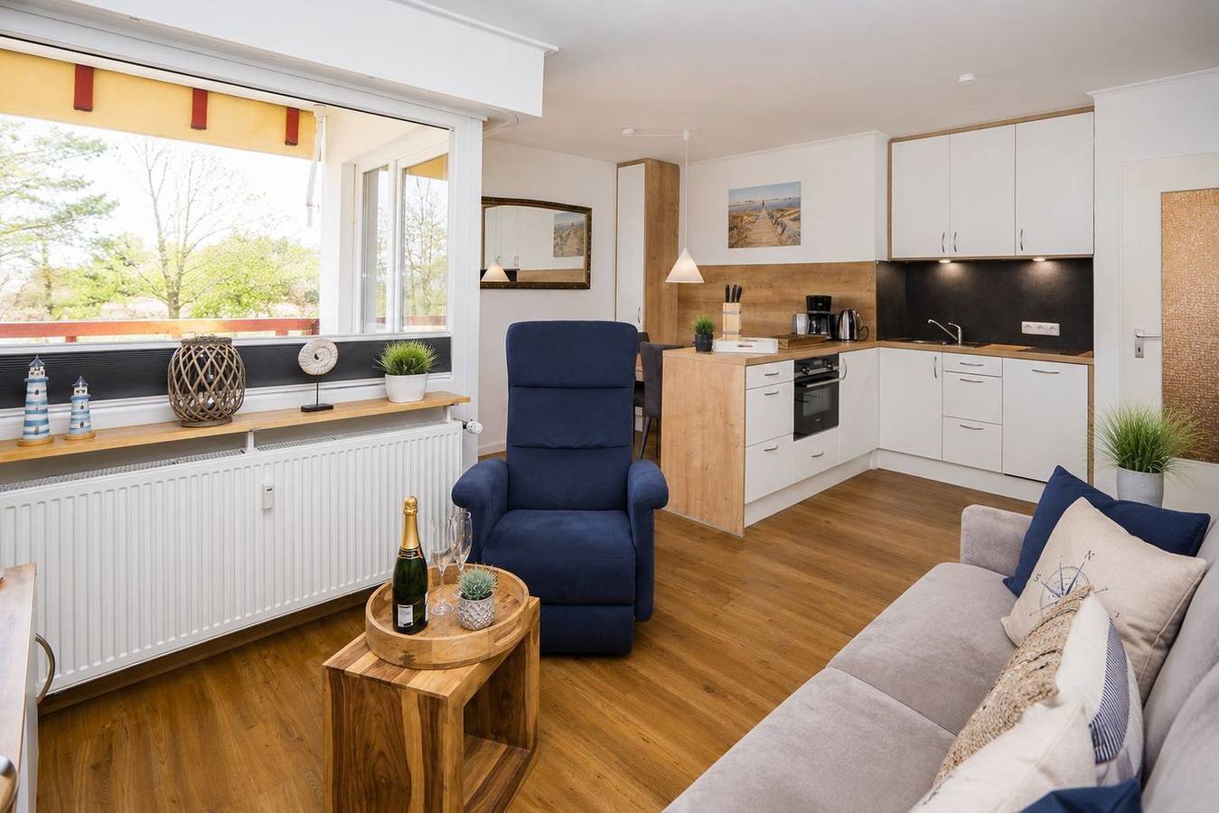 Ganze Wohnung, Ferienwohnung in Duhnen strandnah mit Balkon & Pool in Duhnen, Cuxhaven