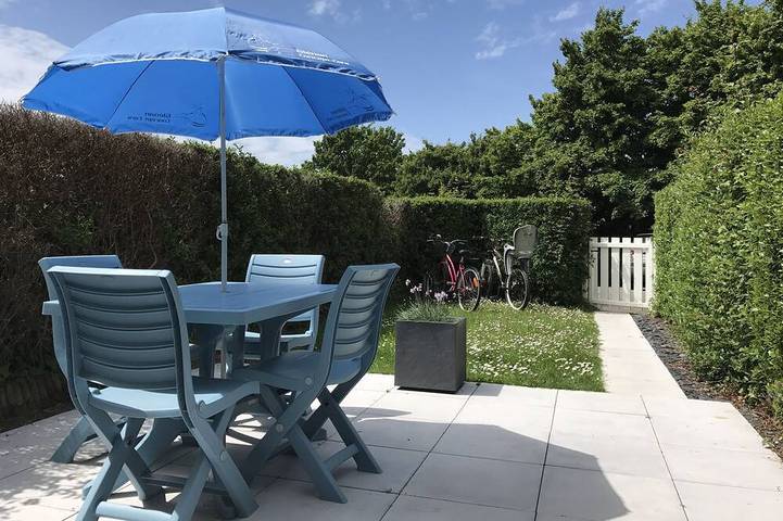 Gîte pour 4 personnes, avec Jacuzzi et Terrasse ainsi que Jardin et Sauna dans Plage Sables Blancs