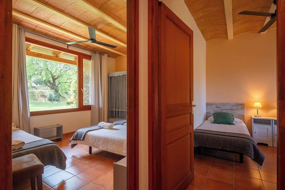 Eco country house near Costa Brava. Garden, pool and views in Lladó, Upper Empordà