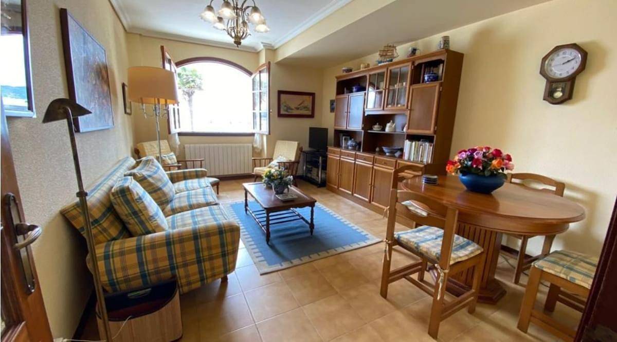 Apartamento inteiro, Two-Bedroom Apartment in Praia da Madorra (Nigrán), Nigrán