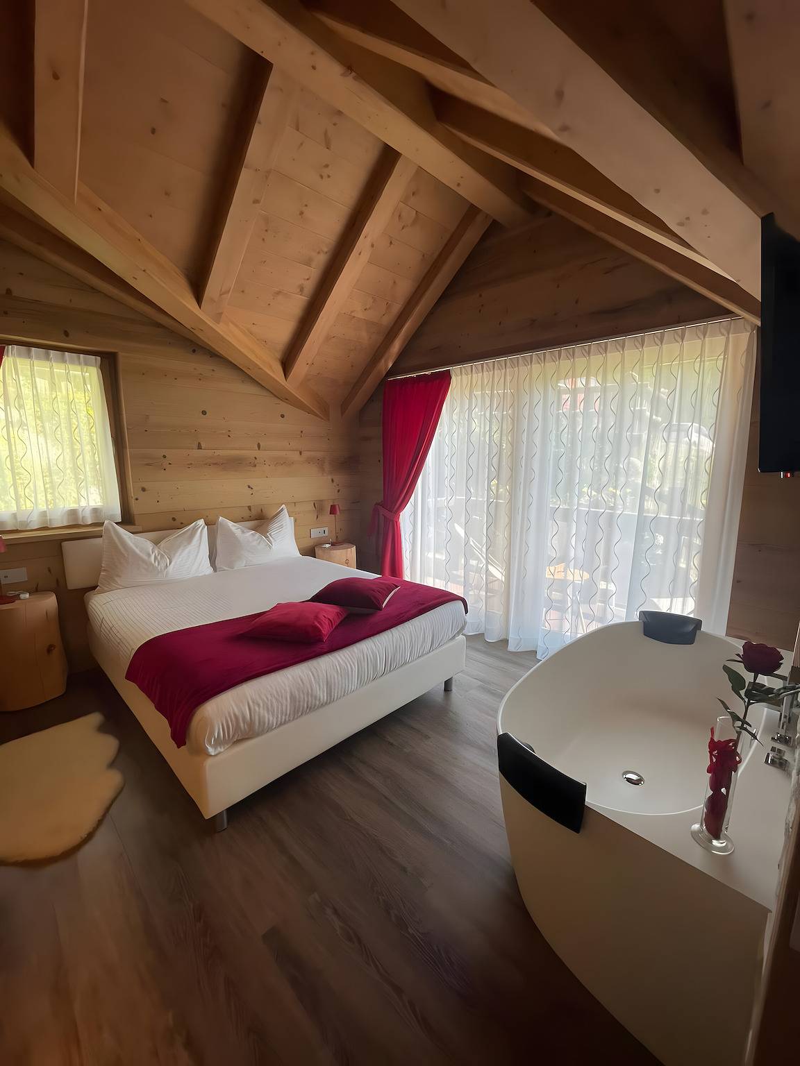 Zimmer 'Imbosc'chè Bnb Rosso' mit Bergblick, Gemeinschaftsgarten und Wlan in Teola, Livigno