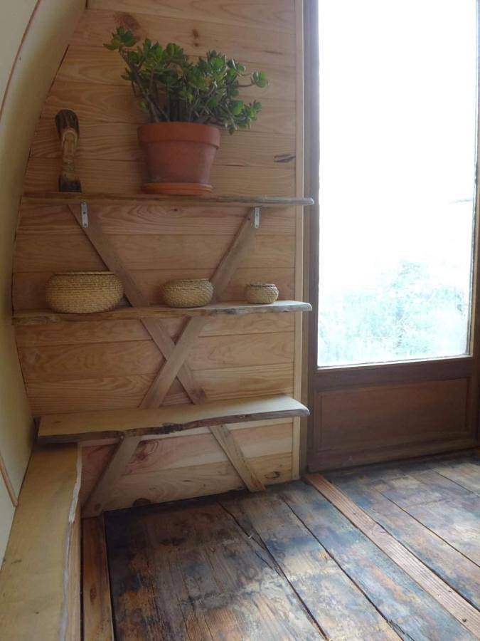 Cabane écologique au bord de l'eau in Laboule, Parc naturel régional des Monts d'Ardèche