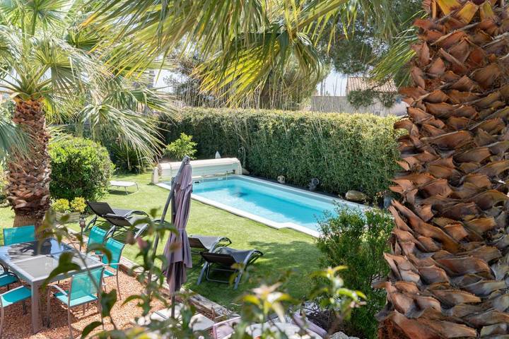 Chalet para 8 personas, con jardín además de vistas y piscina - 1
