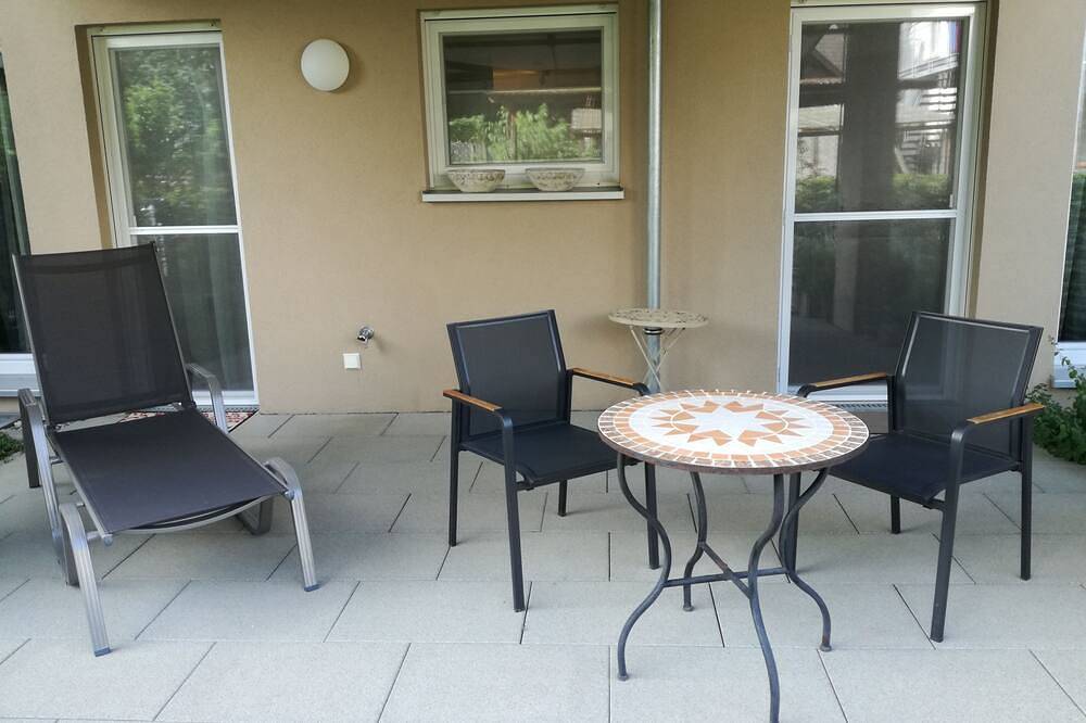 Ganze Wohnung, Luxuriöse Ferienwohnung (2 Zimmer; 70 qm; Terrasse; Garten; Klimaanlage...) in Buggingen, Südschwarzwald