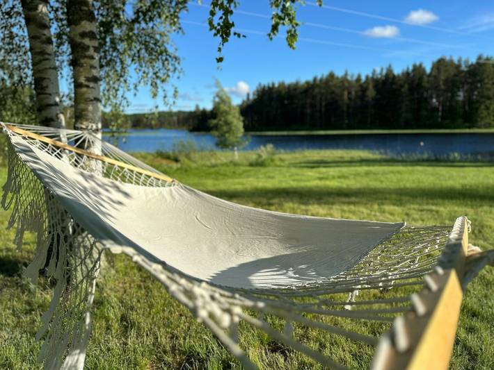 Traditioneller Bauernhof im Südland mit Anlegestelle am Vegår in Vegårshei