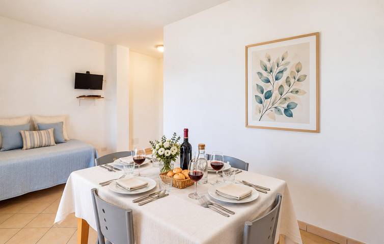 Ganze Ferienwohnung, Luxuriöses Apartment am Strand mit Pool und Parkplatz in Ricadi (gemeinde), Vibo Valentia Provinz