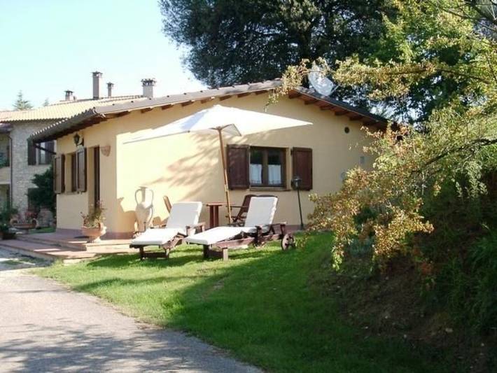 Agriturismo per 3 persone, con terrazza e piscina a Perugia