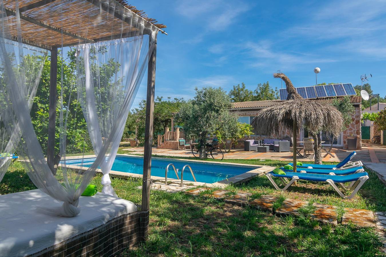 Casa de férias 'Son Blau' com piscina privada e vistas para a montanha in Llucmajor, Majorca (Sul)