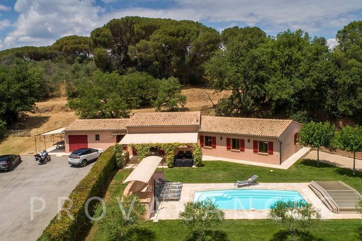 Location de vacances pour 9 personnes, avec jardin et piscine à Vidauban - 3